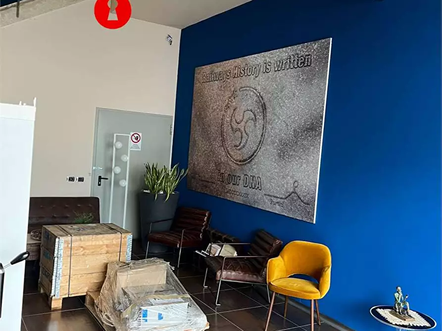 Immagine 4 di Ufficio in affitto  in zona asi a Nola