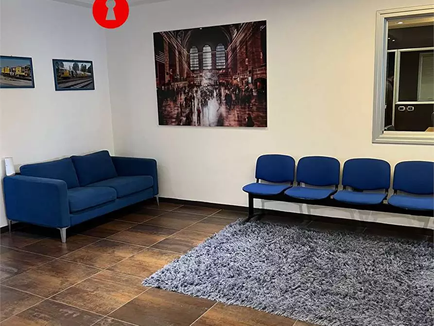 Immagine 5 di Ufficio in affitto  in zona asi a Nola