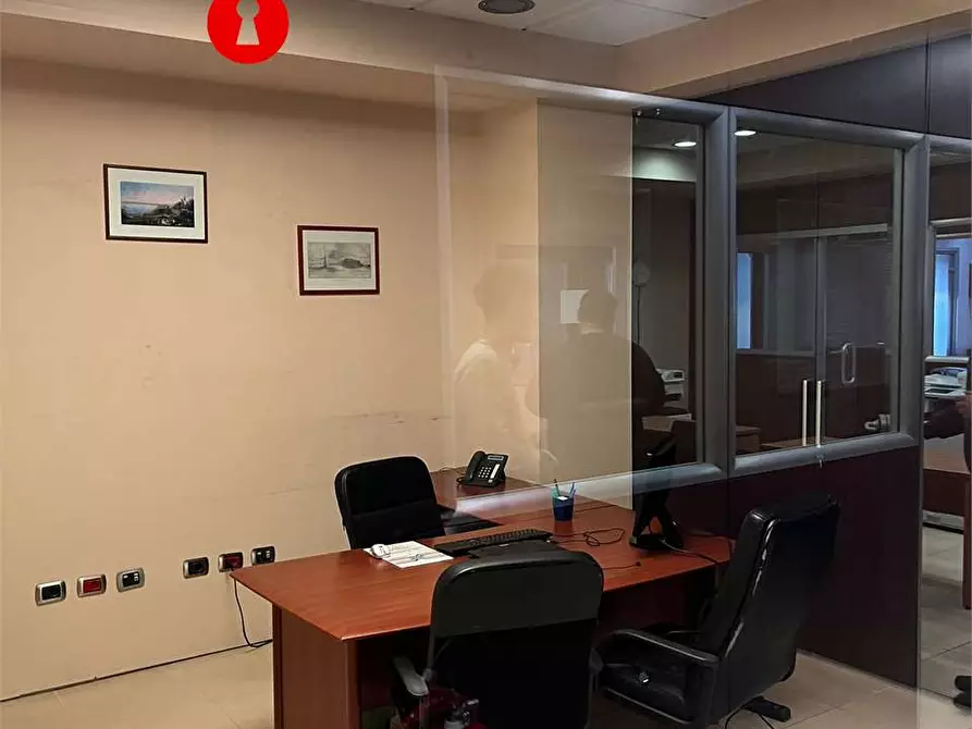 Immagine 10 di Ufficio in affitto  in zona asi a Nola