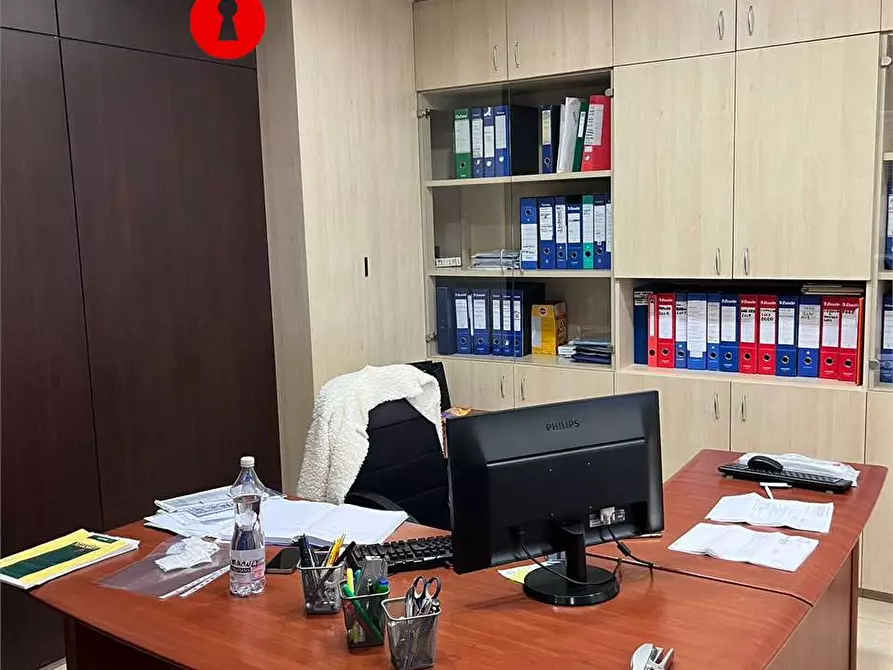 Immagine 11 di Ufficio in affitto  in zona asi a Nola