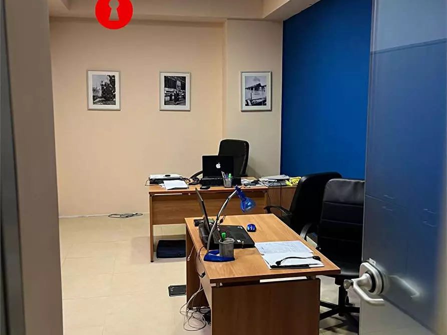 Immagine 26 di Ufficio in affitto  in zona asi a Nola