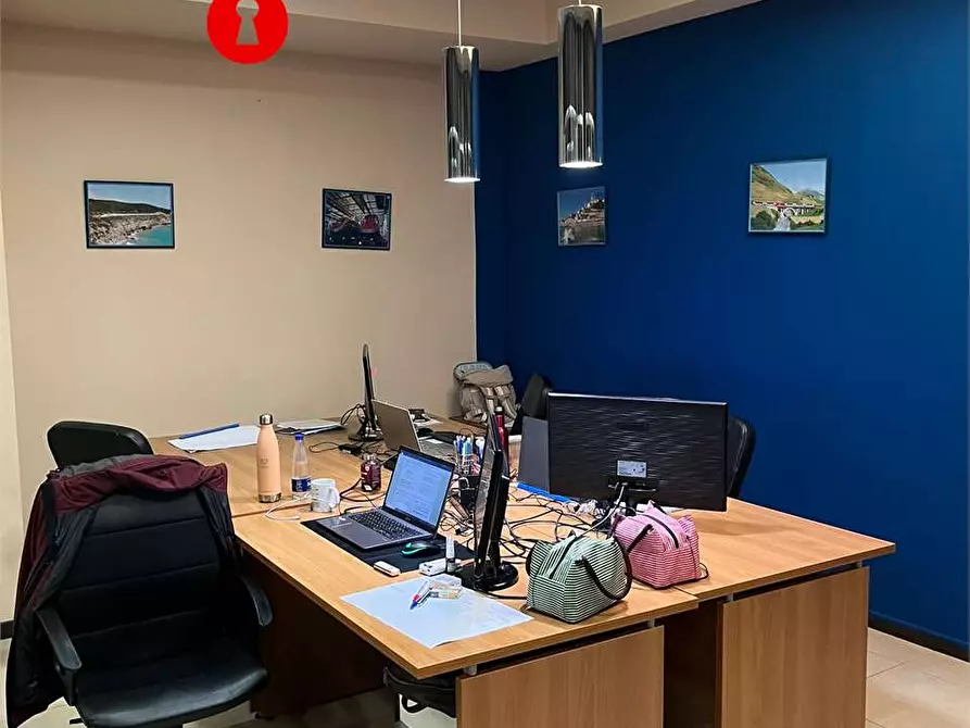 Immagine 27 di Ufficio in affitto  in zona asi a Nola