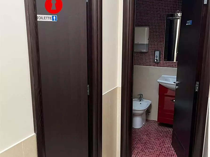 Immagine 34 di Ufficio in affitto  in zona asi a Nola