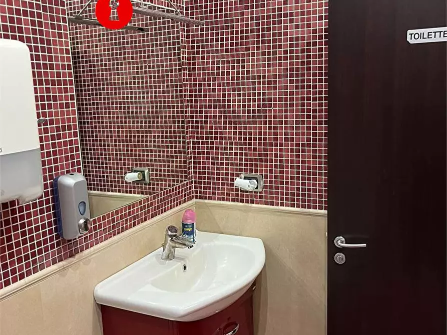 Immagine 37 di Ufficio in affitto  in zona asi a Nola