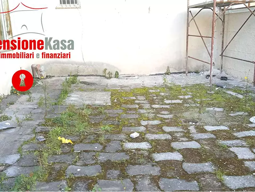 Immagine 8 di Negozio in affitto  in via Nola a Cicciano