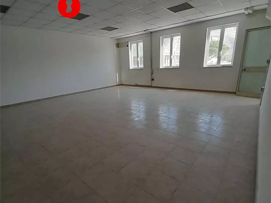 Immagine 5 di Ufficio in affitto  in Zona Asi a Nola