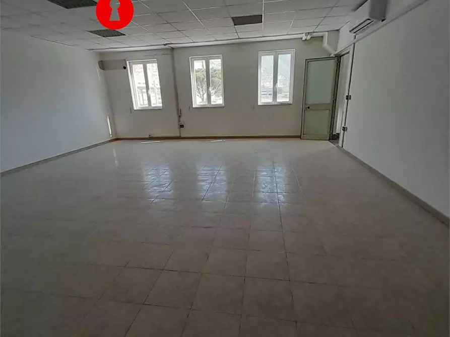 Immagine 8 di Ufficio in affitto  in Zona Asi a Nola