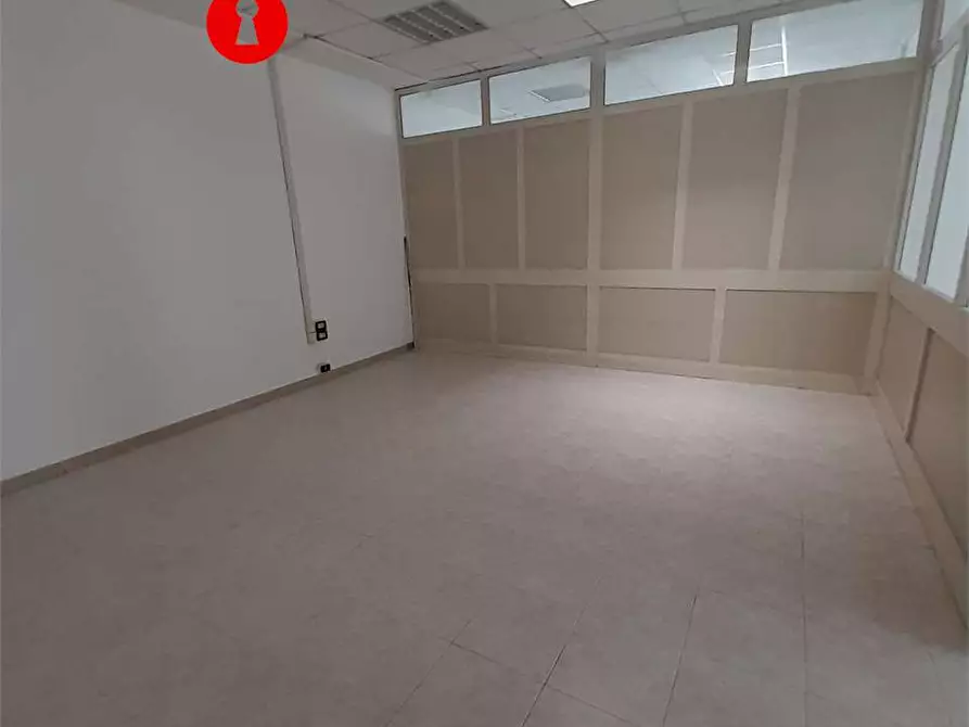 Immagine 9 di Ufficio in affitto  in Zona Asi a Nola