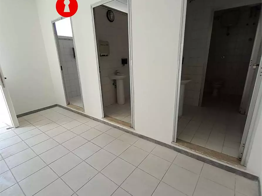 Immagine 15 di Ufficio in affitto  in Zona Asi a Nola