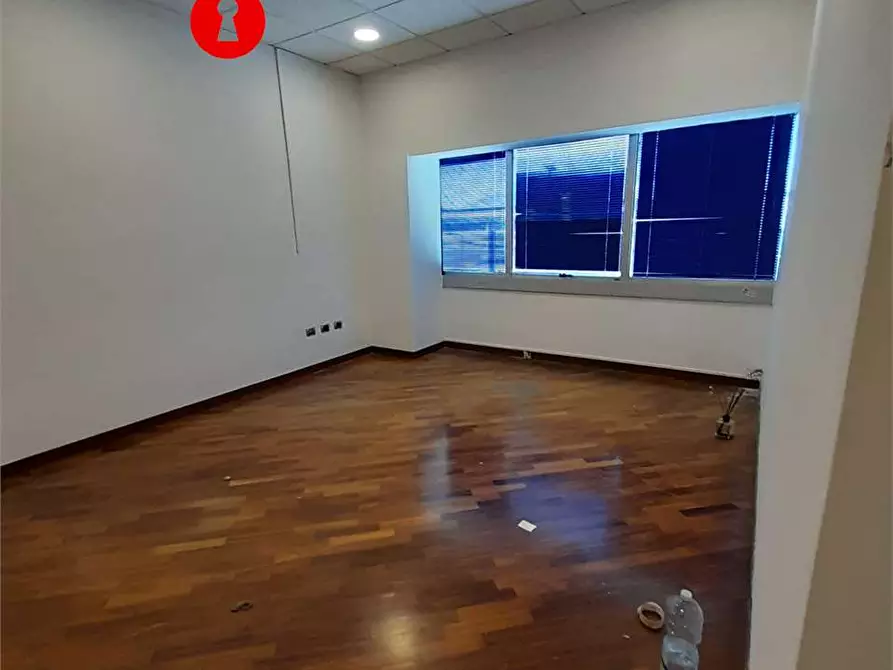Immagine 2 di Ufficio in affitto  in Zona Asi a Nola