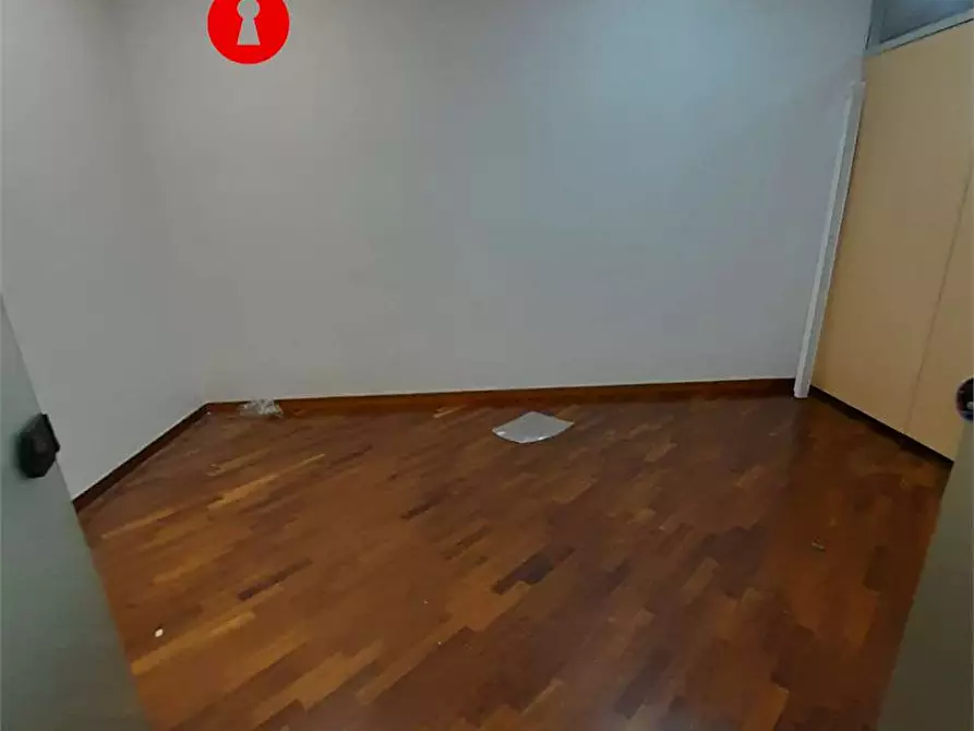Immagine 28 di Ufficio in affitto  in Zona Asi a Nola
