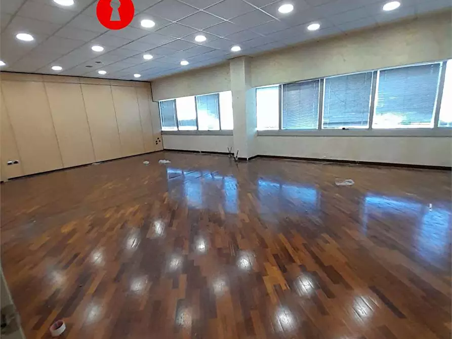 Immagine 29 di Ufficio in affitto  in Zona Asi a Nola