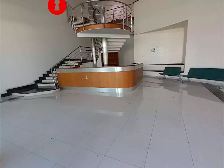 Immagine 30 di Ufficio in affitto  in Zona Asi a Nola