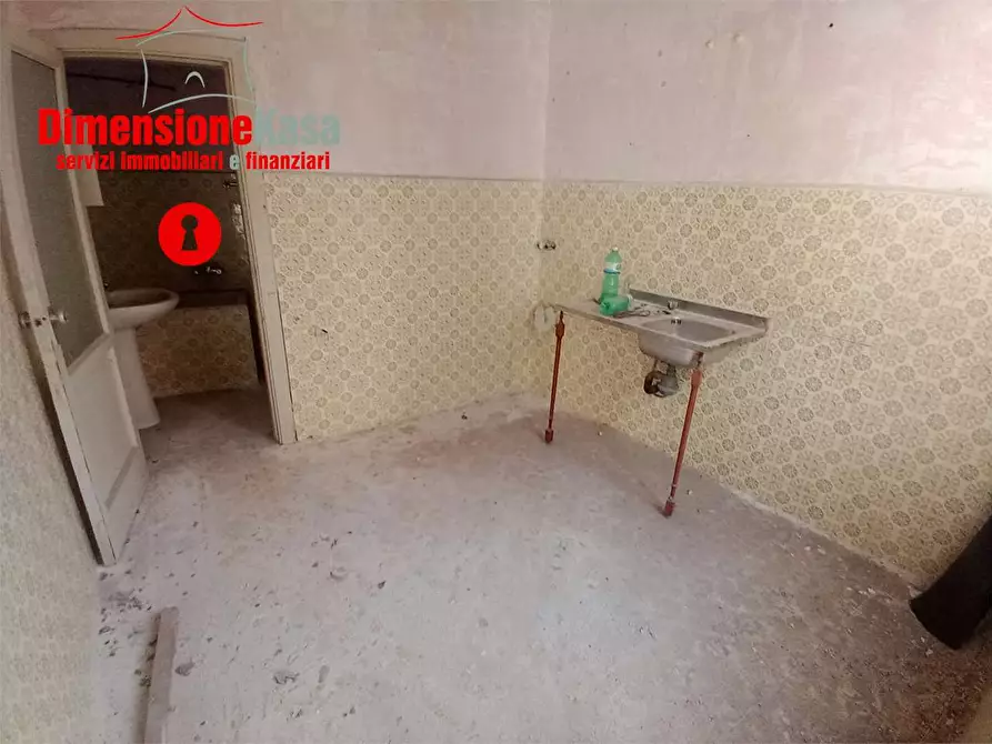 Immagine 22 di Stabile in vendita  a Avella