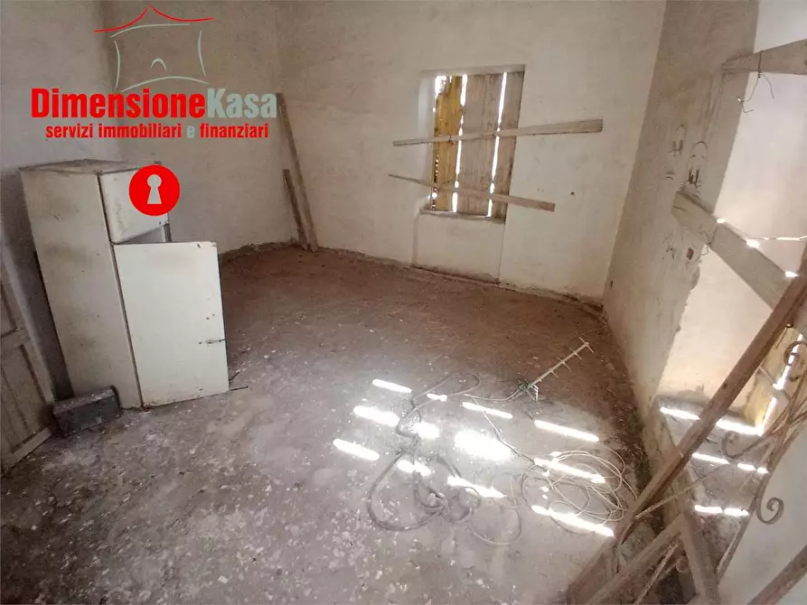 Immagine 25 di Stabile in vendita  a Avella