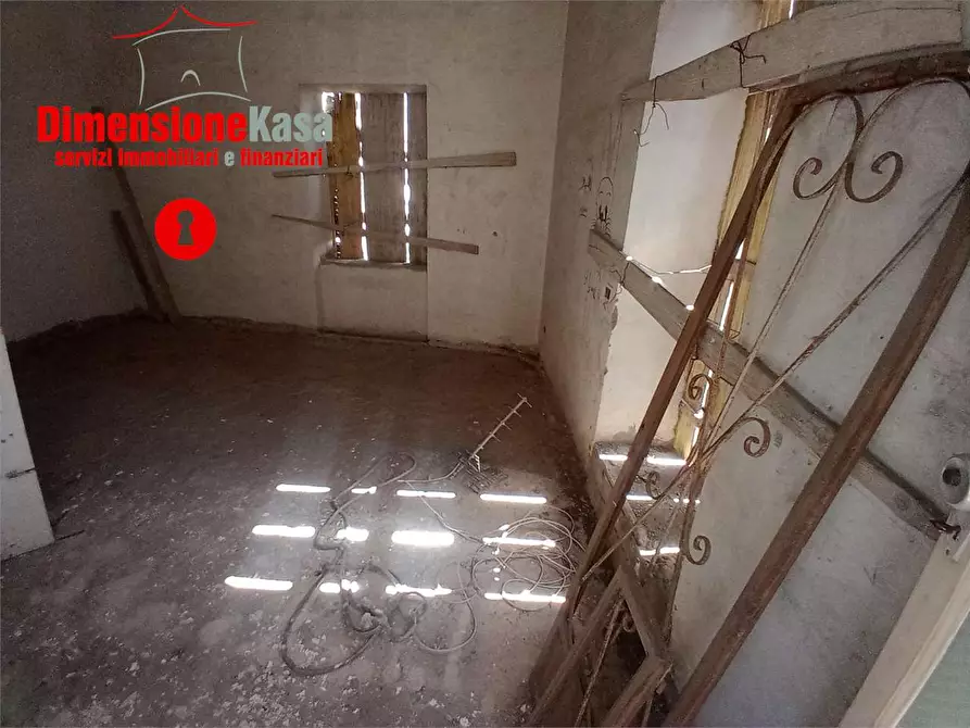 Immagine 26 di Stabile in vendita  a Avella