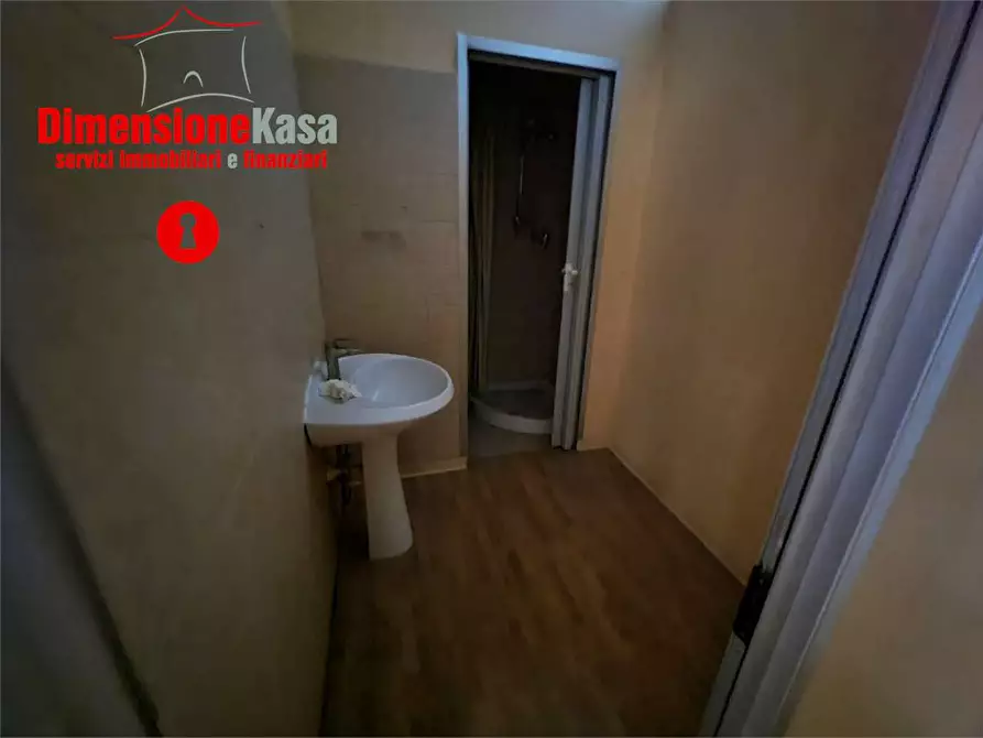 Immagine 11 di Ufficio in affitto  in via cimitile a Nola