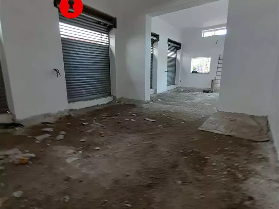 Immagine 3 di Negozio in affitto  in Via croce Del papa a Nola