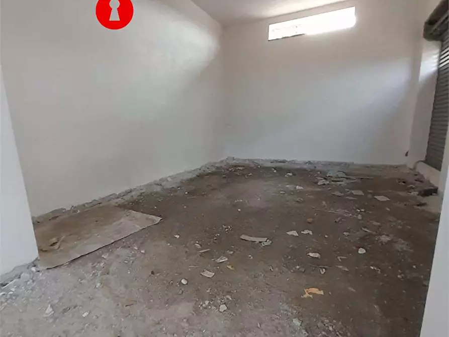 Immagine 4 di Negozio in affitto  in Via croce Del papa a Nola