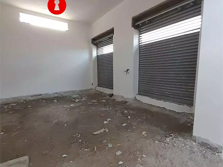 Immagine 5 di Negozio in affitto  in Via croce Del papa a Nola