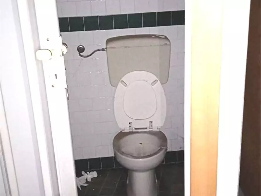 Immagine 11 di Magazzino in affitto  in via Fonseca a Nola