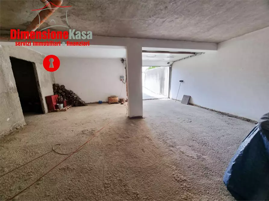 Immagine 34 di Villa in vendita  in via caserta  60 a Cicciano