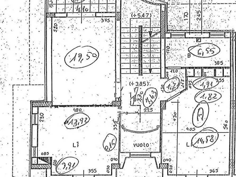 Immagine 27 di Villa in vendita  in via Roma 117 a Cimitile