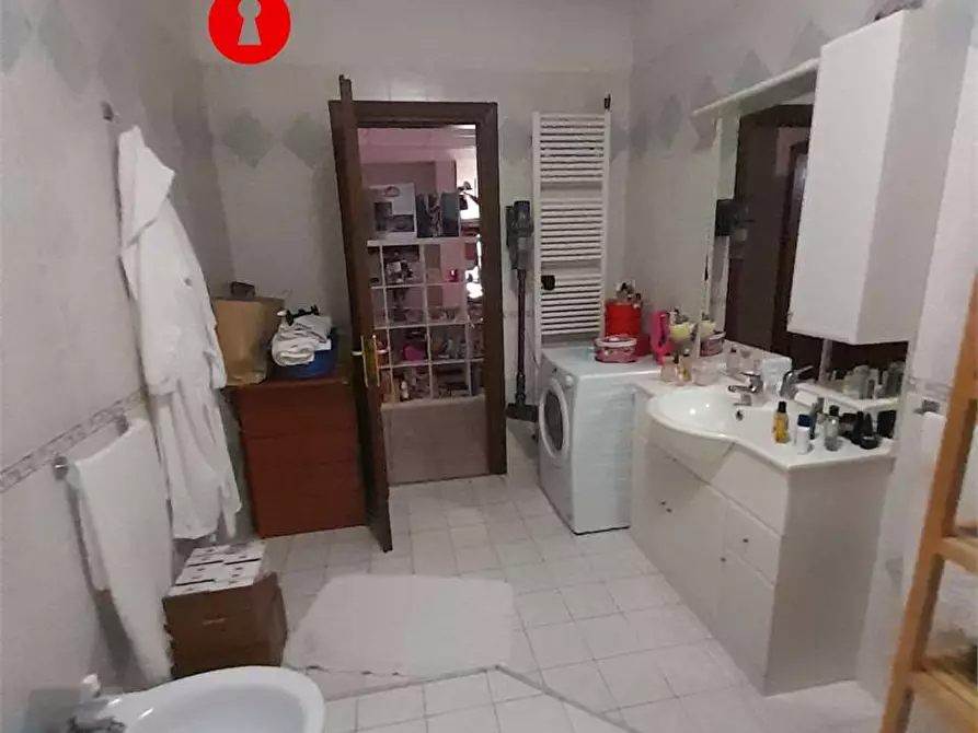 Immagine 78 di Villa in vendita  in Via  Barracco 77 a San Felice A Cancello