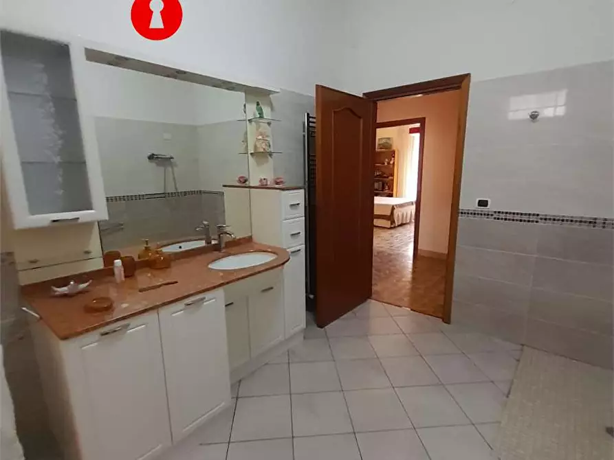 Immagine 20 di Villa in vendita  in Via  Barracco 77 a San Felice A Cancello