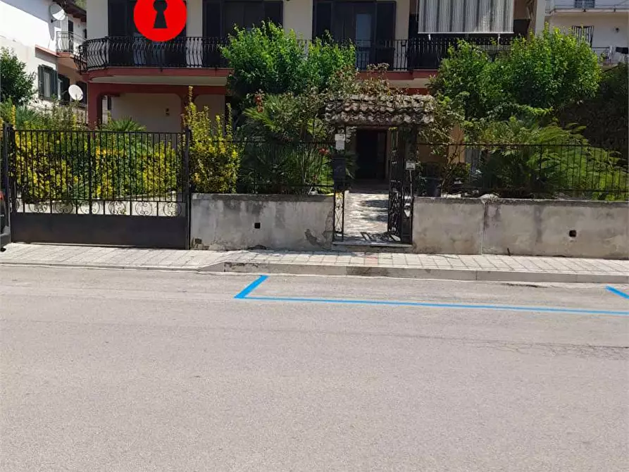 Immagine 1 di Villa in vendita  in Via  Barracco 77 a San Felice A Cancello