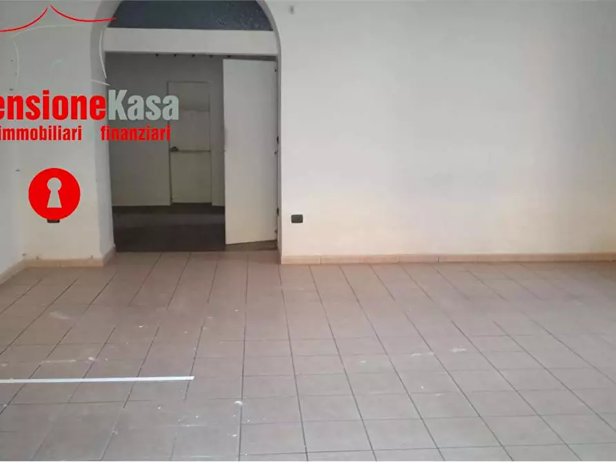 Immagine 11 di Negozio in affitto  in via San Paolo bel sito a Nola
