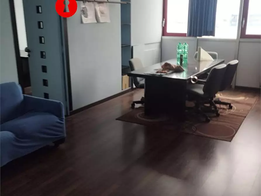 Immagine 13 di Ufficio in affitto  in CIS a Nola