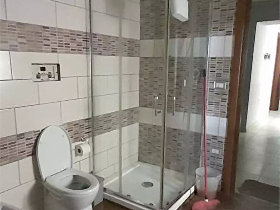 Immagine 21 di Stabile in vendita  in Via Tavernola 1 a San Felice A Cancello