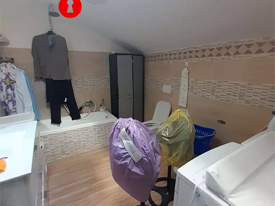 Immagine 28 di Stabile in vendita  in Via Tavernola 1 a San Felice A Cancello