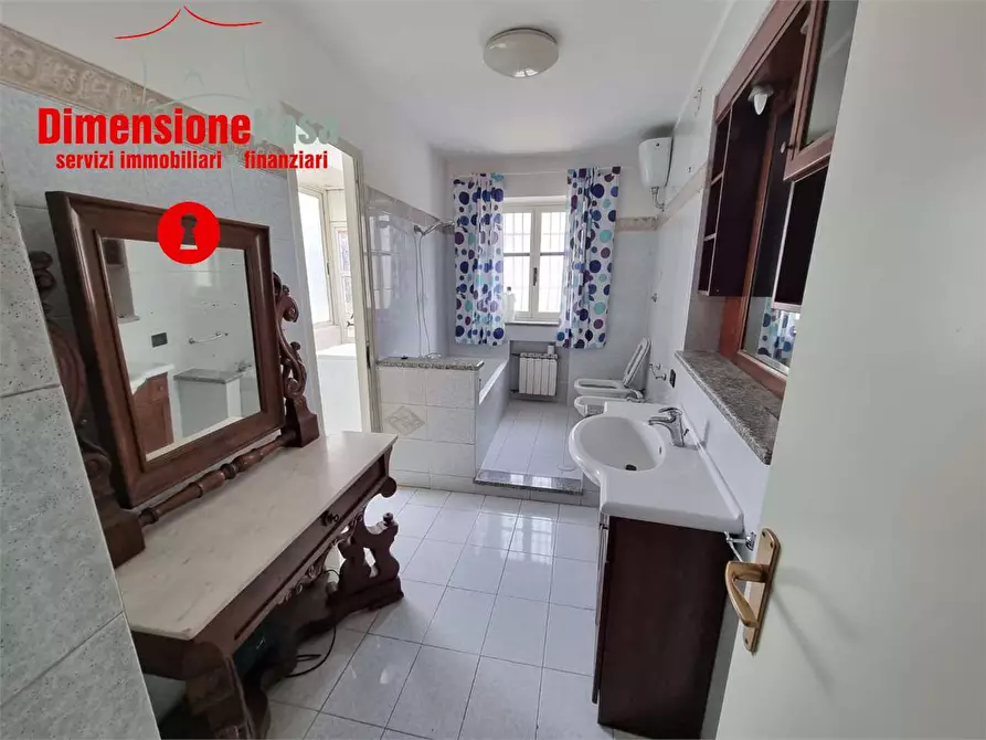 Immagine 16 di Trilocale in vendita  in via tansillo a Nola