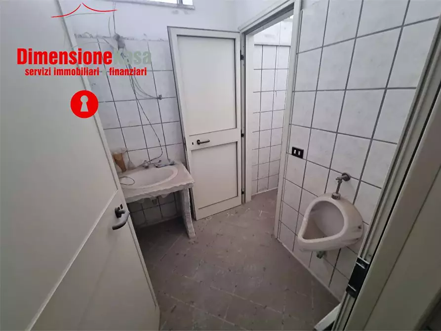 Immagine 7 di Laboratorio in vendita  in don luigi sturzo 6 a Cimitile