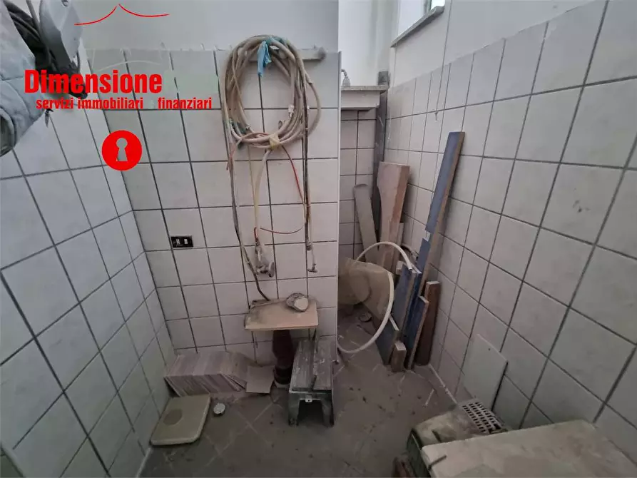 Immagine 8 di Laboratorio in vendita  in don luigi sturzo 6 a Cimitile