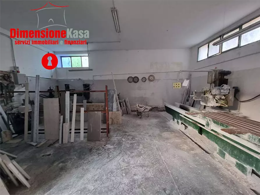 Immagine 3 di Laboratorio in vendita  in don luigi sturzo 6 a Cimitile