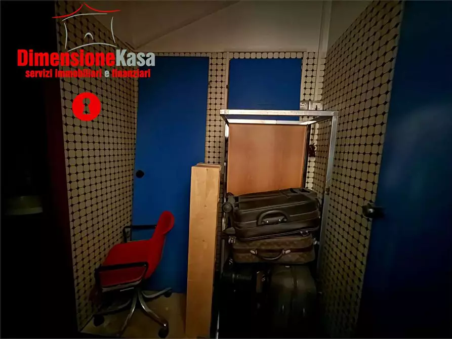 Immagine 12 di Ufficio in vendita  in CIS a Nola