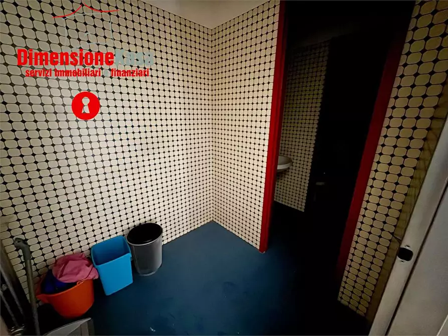 Immagine 14 di Ufficio in vendita  in CIS a Nola