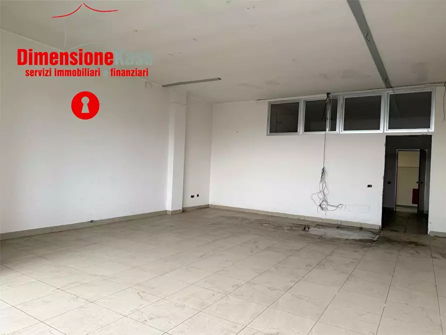 Immagine 17 di Ufficio in vendita  in CIS a Nola