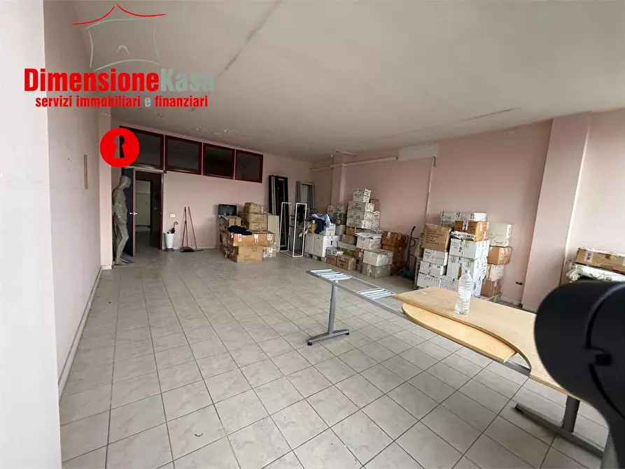 Immagine 19 di Ufficio in vendita  in CIS a Nola