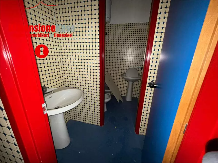 Immagine 21 di Ufficio in vendita  in CIS a Nola