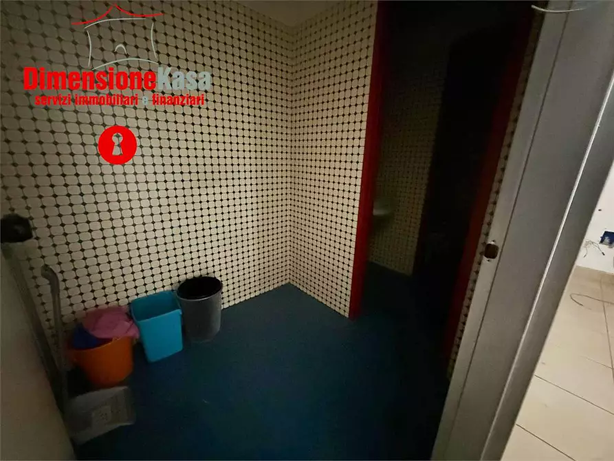 Immagine 22 di Ufficio in vendita  in CIS a Nola