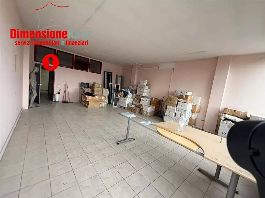 Immagine 24 di Ufficio in vendita  in CIS a Nola