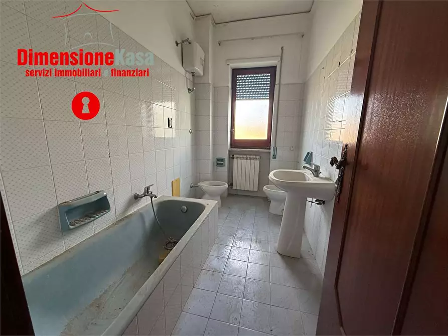 Immagine 15 di Trilocale in vendita  in via cimitile 24 a Nola