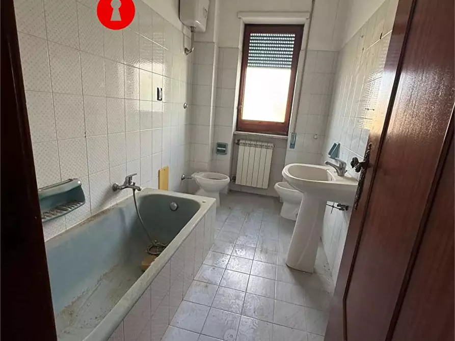 Immagine 16 di Trilocale in vendita  in via cimitile 24 a Nola