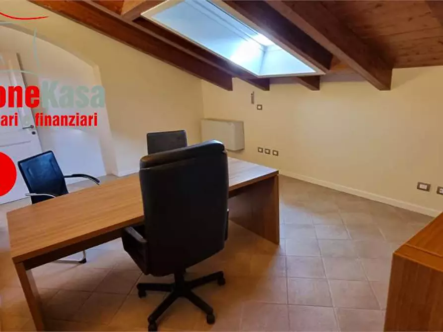 Immagine 13 di Ufficio in affitto  in via giordano bruno 42 a Nola