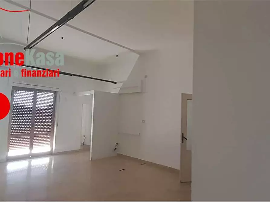 Immagine 9 di Negozio in affitto  in Via Polvica a Nola