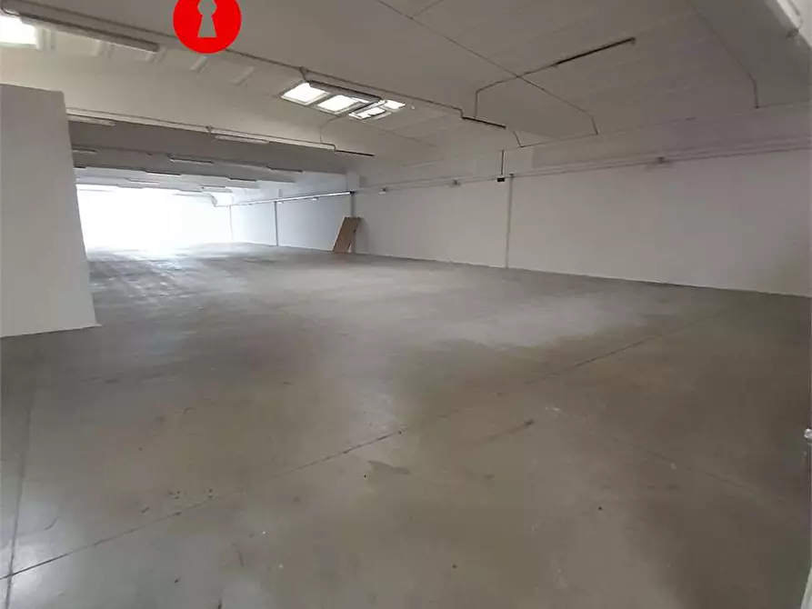 Immagine 3 di Capannone industriale in affitto  in Via Boscofangone a Nola